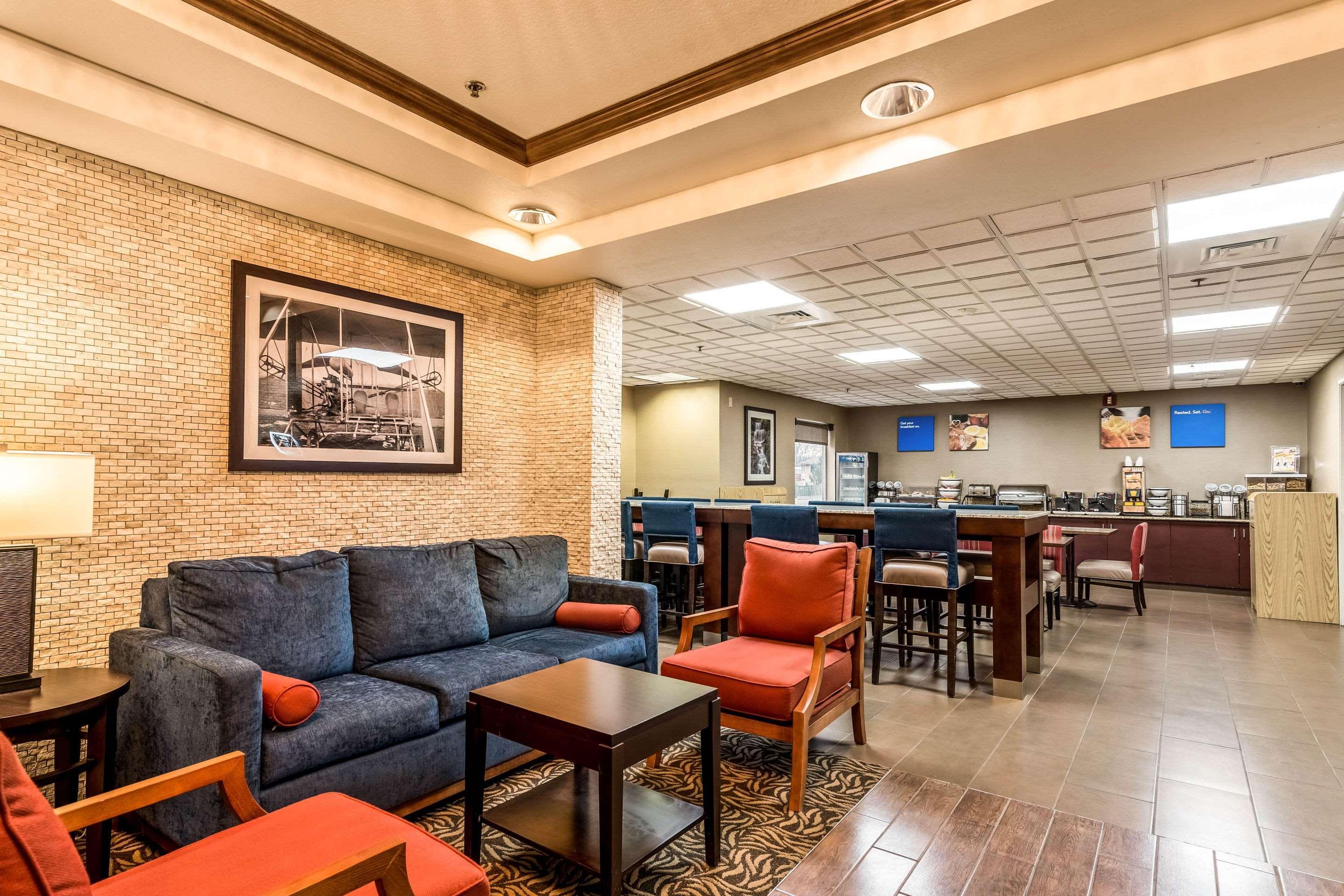 Comfort Inn & Suites Dayton Englewood Exterior foto